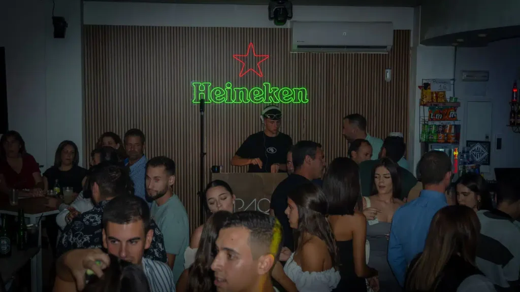 Fiesta con DJ en pacopas